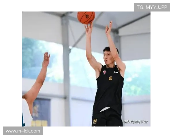 赵岩昊从锋芒射手到团队支点的蜕变之路与技术适应探索 赵岩昊从锋芒射手到团队支点的蜕变之路与技术适应探索